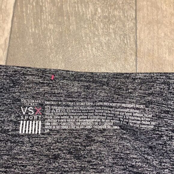 Victoria Secrets VSX Sport Capri Active Leggings‎ - Picture 4 of 8